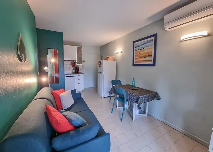 L'escapade - T2 En Centre Avec Terrasse, Clim Et Wifi Le Lavandou